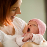 Nastere naturala sau cezariana: riscuri, beneficii pentru sanatatea mamei si a copilului, argumente pro si contra